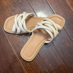 Universal thread target sandals